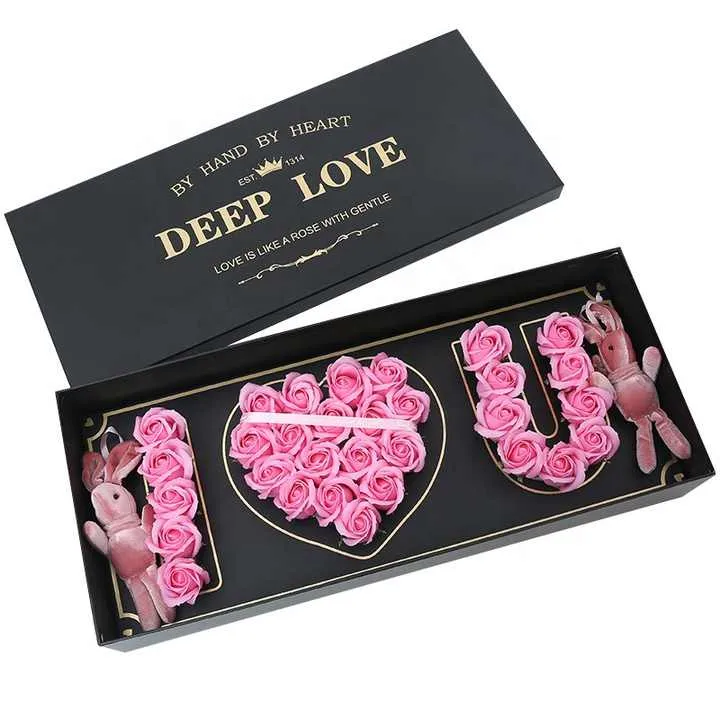 تغليف عيد الميلاد الفاخرة باللون الأسود ,Black Luxury Christmas Wrapping