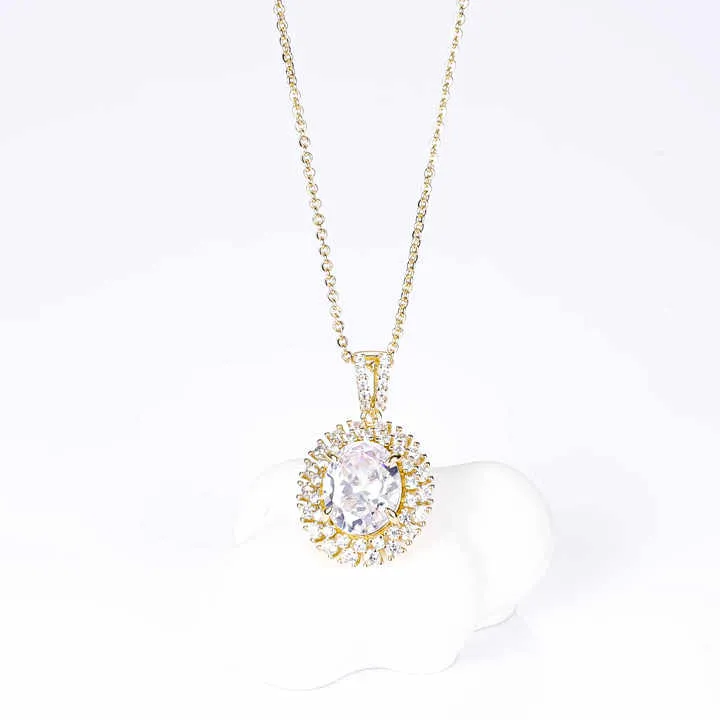 قلادة من الزمرد والياقوتEmerald and ruby necklace