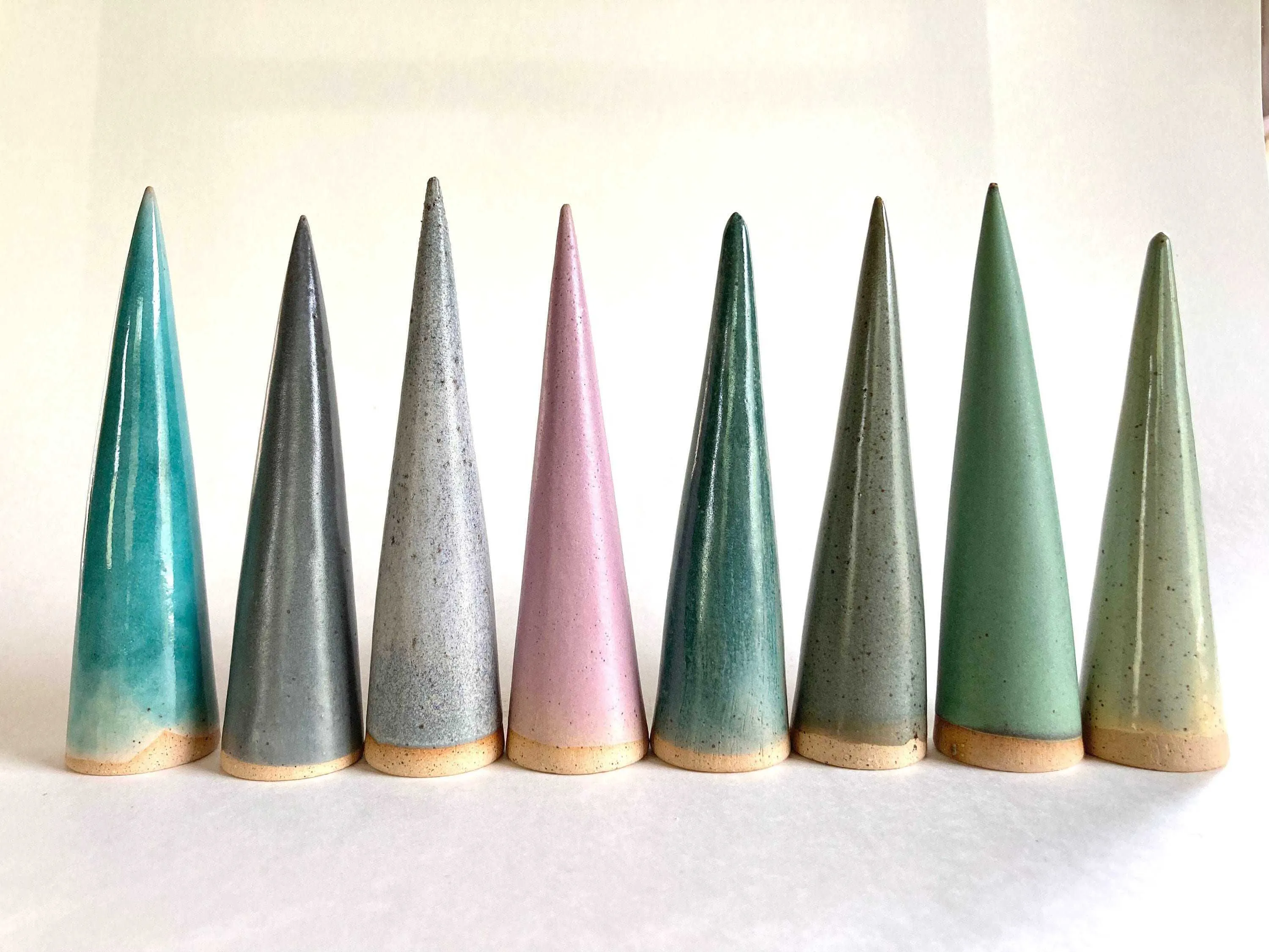 Ceramic cone large | Jewelry display